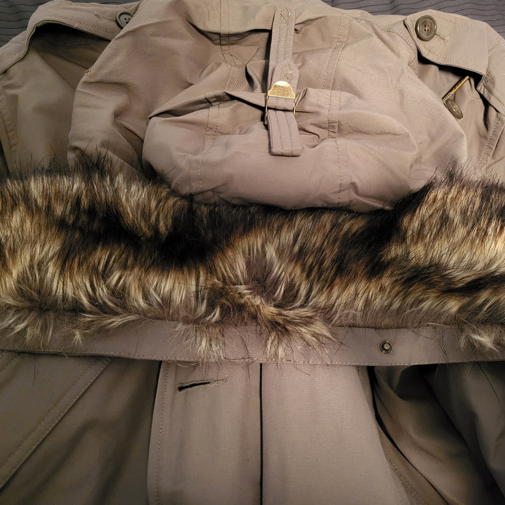 Coat - Picture 4 of 10